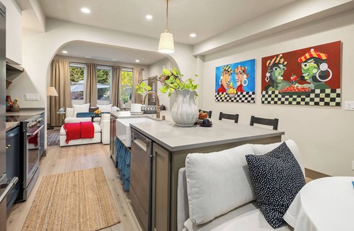North Delridge House | Delridge ArtHaus - Spacious 4-bedroom house in beautiful Seattle with AC