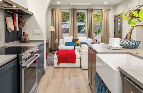 North Delridge House | Delridge ArtHaus - Spacious 4-bedroom house in beautiful Seattle with AC