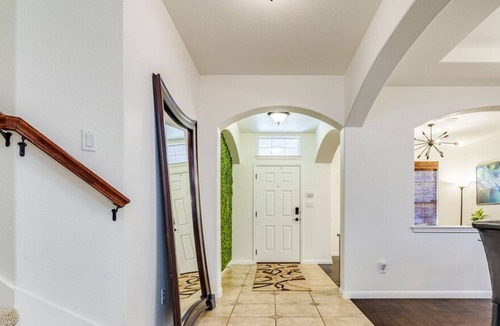 Milwood House | Delux Accomodations | 4 Minutes to Domain