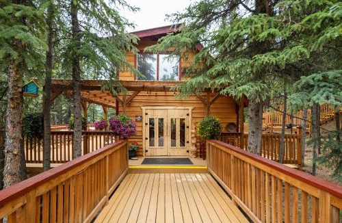 Denali National Park Resort | Denali Crow's Nest Cabins
