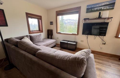 Healy House | Denali Park View House