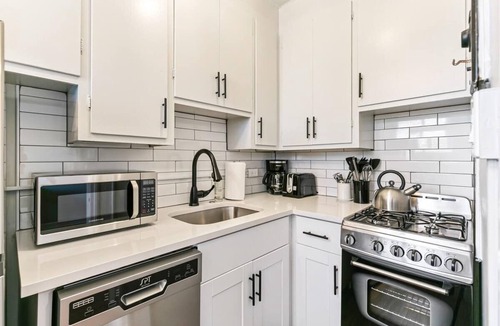 City Park Apartment | Detroit by Modern Midstay/On City Park! #T25