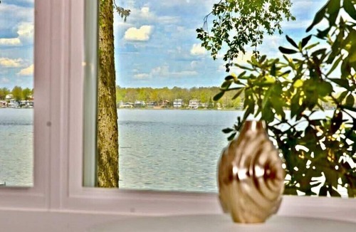 Manitou Beach-Devils Lake Cottage | Devils Lake Water Front Vacation Home Rental.