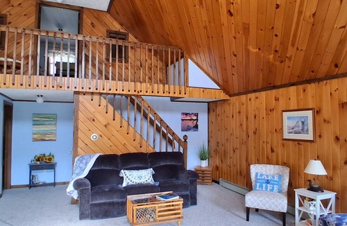 Acton House | Direct Lake frontage yet close to beaches
