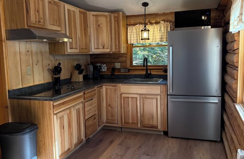 Pittsburg Cabin | Direct trail access cabin in Pittsburg NH Pet friendly & WIFI