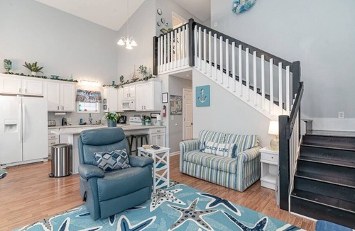Surfside Beach House | DISCOUNTED: SOME AUGUST WEEKS*SPACIOUS 4 BDM, CLOSE TO OCEAN, LINENS 🌊