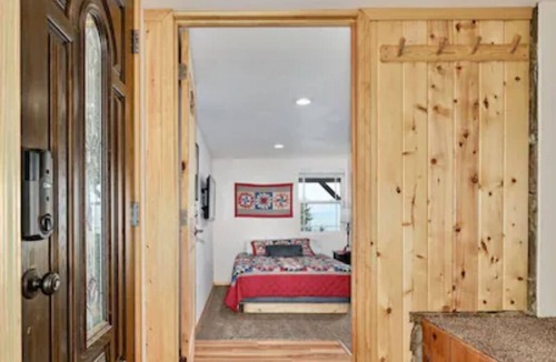 Salamatof House | Discover Kenai: Glacier View Waterfront Cottage 1BR/1BA