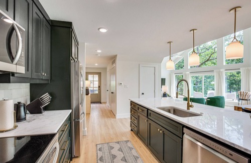 Malakoff House | Dock & Fire Pit: Cedar Creek Lakefront Retreat!