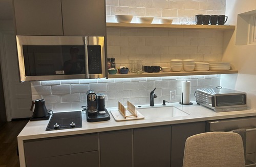Aspen Apartment | Dog-Friendly Apt w/EV Charger/Walk to Aspen