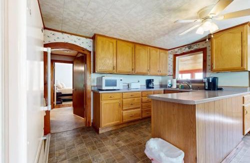 Mac Mahan House | Dog-Friendly, Bay View Home with WiFi & Laundry - Close to Baxter State Forest