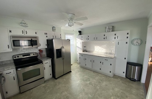 Ocean Isle Beach Cottage | Dog-Friendly, No-Smoking, Ocean Front Cottage, Center of the Island