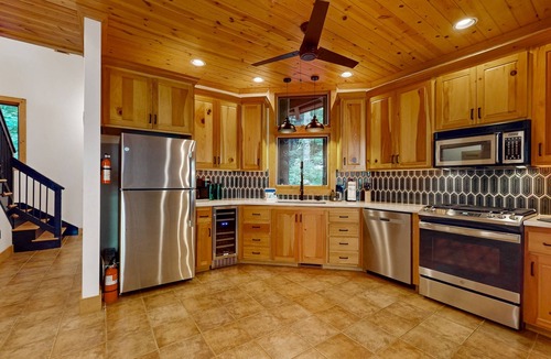 Helen Cabin | Dog friendly, peaceful cabin, firepit, deck, away from it all