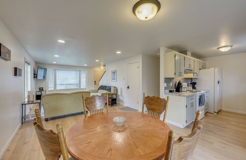 Arlington House | Dog-Friendly Townhome Near Stillaguamish River!