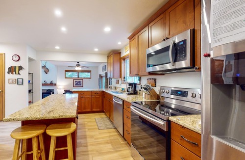 Durango House | Dog-friendly townhome with mountain view, fireplace, patio, grill & W/D