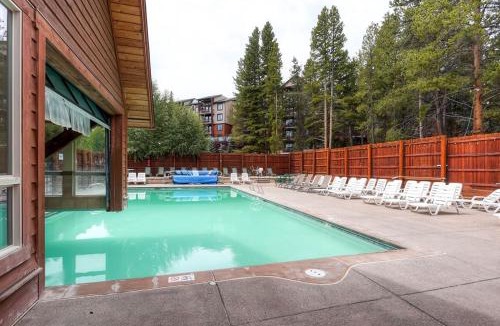 Four O'Clock Apartment | Double Eagle B12 Condo