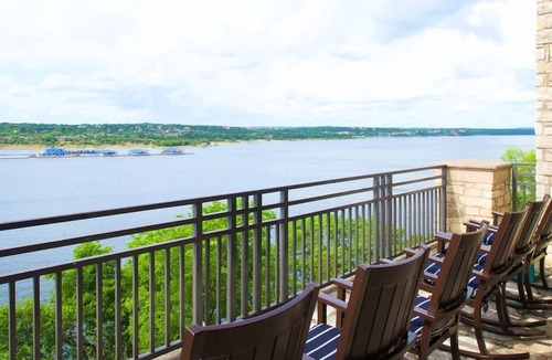 Lakeway Hotel | Double Queen Lakeview with Balcony at Lakeway Resort & Spa