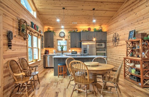 Wolf Laurel Cabin | Double Your Fun | Views, Game Room + Biltmore Pass 🎮🌄 by Hatley Pointe