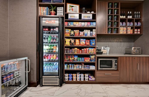 Dupont Hotel | DoubleTree by Hilton Denver International Airport