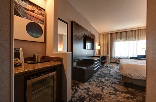 Dupont Hotel | DoubleTree by Hilton Denver International Airport