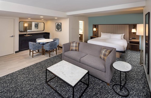 Oak Ridge Hotel | DoubleTree by Hilton Hotel Oak Ridge - Knoxville