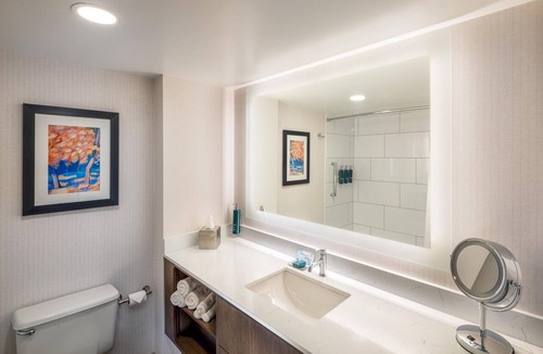 Oak Ridge Hotel | DoubleTree by Hilton Hotel Oak Ridge - Knoxville