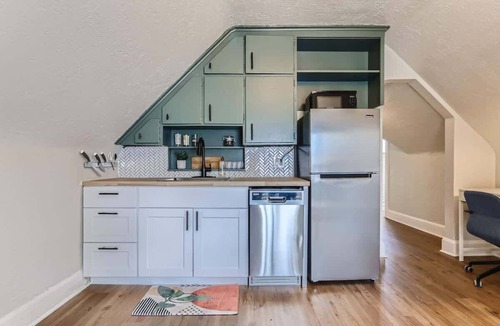 Capitol Hill Apartment | Downing by Modern Midstay/3Blks to Cheesman! #D5