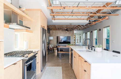 East Cesar Chavez House | Downtown at your Doorstep! Modern Luxury Home