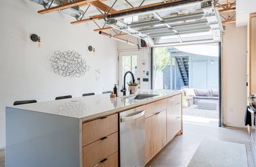 East Cesar Chavez House | Downtown at your Doorstep! Modern Luxury Home