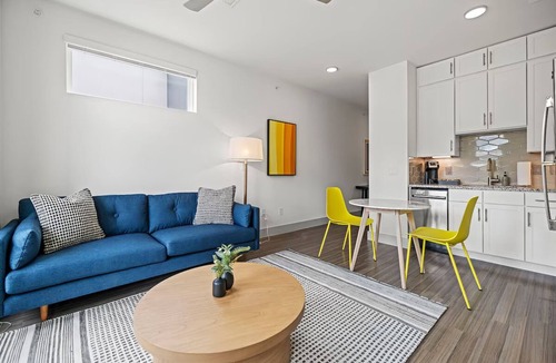 Waller Creek District Hotel | Downtown Austin Apartment w/Kitchen & Workspace – Ideal for Long Stays | 2 Units