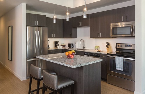Civic District Apartment | Downtown Austin Condo w/Rooftop Pool! 1 mile from Convention Center!