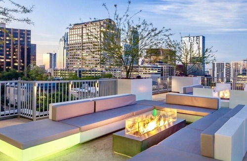 Civic District Condo | Downtown Austin Getaway - Modern 2BR Suite w/Rooftop Pool & Views - Near 6th St