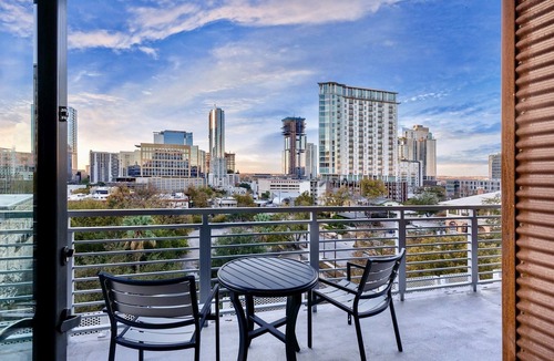 Civic District Condo | Downtown Austin Getaway - Modern 2BR Suite w/Rooftop Pool & Views - Near 6th St