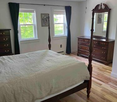 Boothbay Harbor House | Downtown Boothbay Harbor, 2-Story Cottage