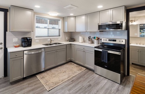 Leavenworth House | Downtown Leavenworth - Walk to Town, Hot Tub, Family Friendly, Expansive Lawn!