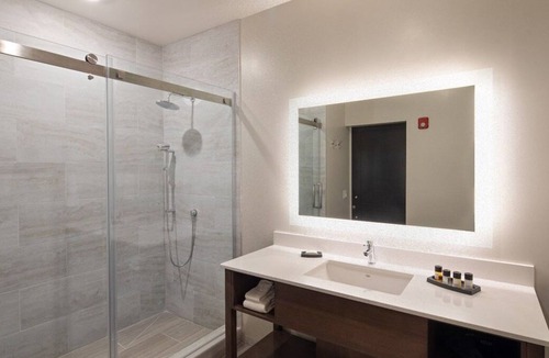 Winters House | Downtown Location! Two Classy and Pet-friendly Accommodations with Free Parking!