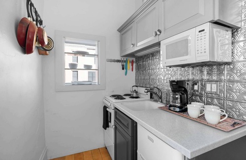 Salida Apartment | Downtown Palace Hotel Suite - Steps to Adventure