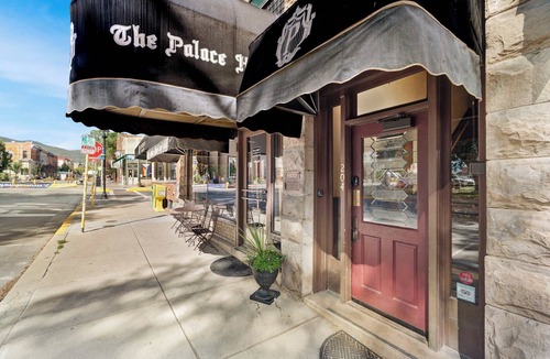 Salida Apartment | Downtown Palace Hotel Suite - Steps to Adventure