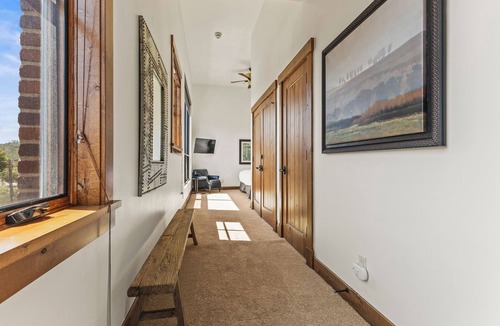 Downtown Steamboat Springs Condo | Downtown Penthouse | Chef's Kitchen | Covered Parking