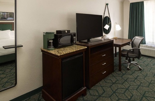 Athens Hotel | Downtown Stay | 1 Unit | Near Ohio University Campus | Seasonal Pool