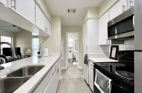 Hancock Apartment | Downtown UT Austin Law School St. David’s Home Sweet Home