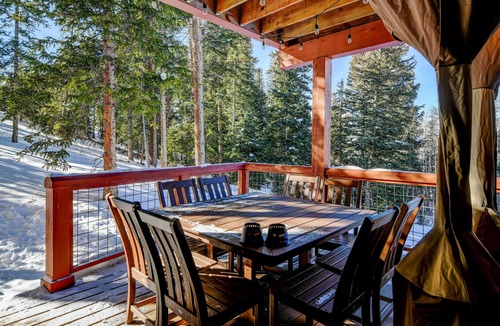 Rendezvous House | Downtown WP Chalet 47 I Great Views I Private Hot Tub I Bunk Room I Discounted Attractions