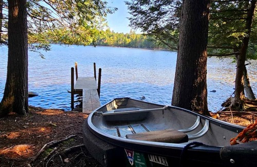 Beaver Cove Cabin | Dreamy Lofted Cabin with Direct Lake Access in Maine