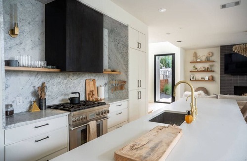 Bouldin House | DT Luxury Oasis W Pool & Gym