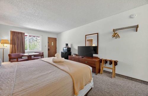 Manitou Springs House | Eagle Motel Suite 225