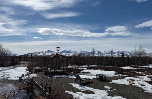 Healy Cabin | Earthsong Lodge - Queen Suite