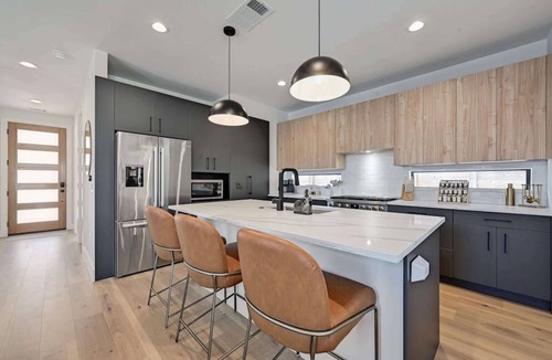 Holly House | East Austin 5BR w Private Pool, Rooftop & Views!