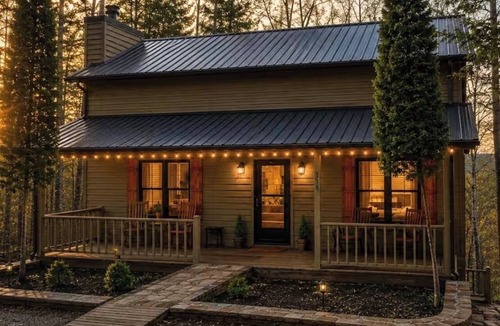 Walnut Mountain Cabin | Easy Access Mtn View Hot Tub Pool Game Room Porch Wildlife Minutes to Town