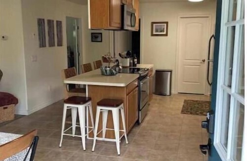 Fairbanks Apartment | Easy access to Steese Hwy for Ft Knox & travelers! Discounts on monthly rentals.