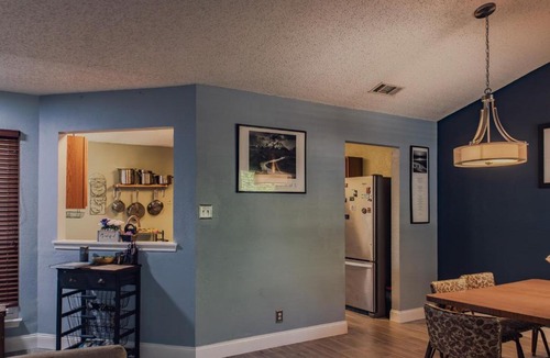 Round Rock House | Egger
