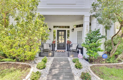 South Lamar House | Elegant 3 Bed/2.5 Bath Home in Central Austin close to Zilker, Soco, & Downtown!